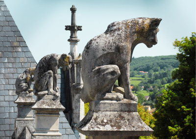 New Guide Decodes the Hidden Language of French Châteaux