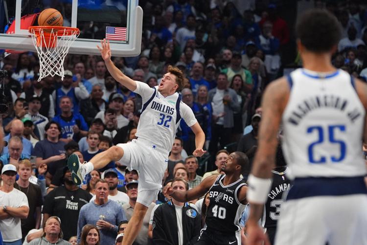 Spurs Mavericks Basketball