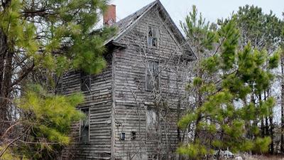 Blighted Building in Bayside