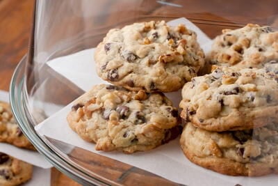 Famous-Hotel-Chocolate-Chip-Cookies_Large400_ID-3404814