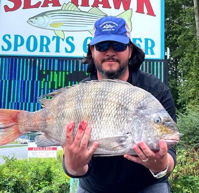 Brian Summerlin with his state record Sheepshead