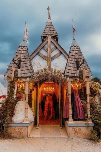 Immortelle Bijouterie Brings Rococo, Baroque, and Gothic Fashion to the Ohio Renaissance Festival 2026