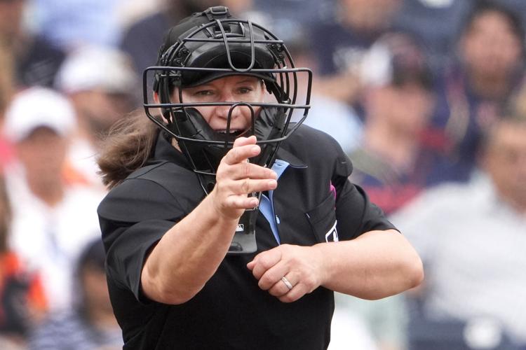 Umpire Pawol Baseball