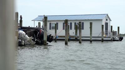 Houseboat Dewey Beach
