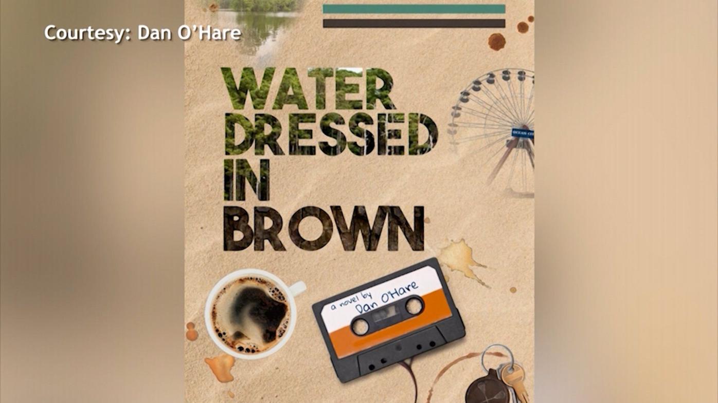 water dressed in brown Dr. Brown's® Soft-Spout Toddler Cup, 9 oz/270 ml (9m+) – Dr. Brown's main image 1