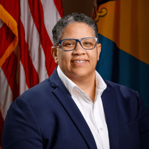 Kerri Evelyn  Harris