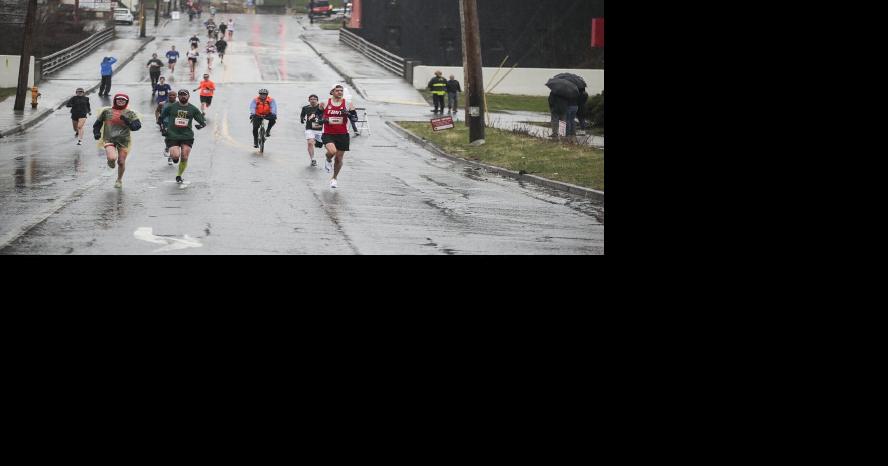 Scranton HalfMarathon held in the rain Sports