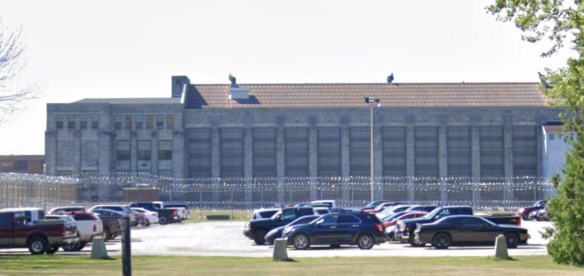 Covid19 Outbreak Continues At Pontiac Correctional Center Local News