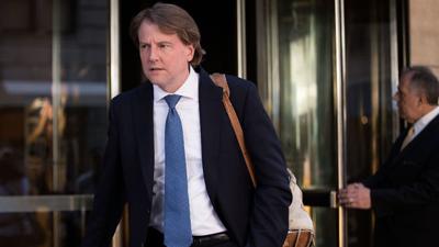 Who is the White House counsel who reportedly threatened to resign?