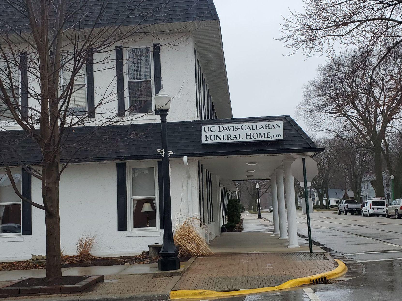 Funeral Homes In Illinois Limiting Funerals To 10 People Only Local