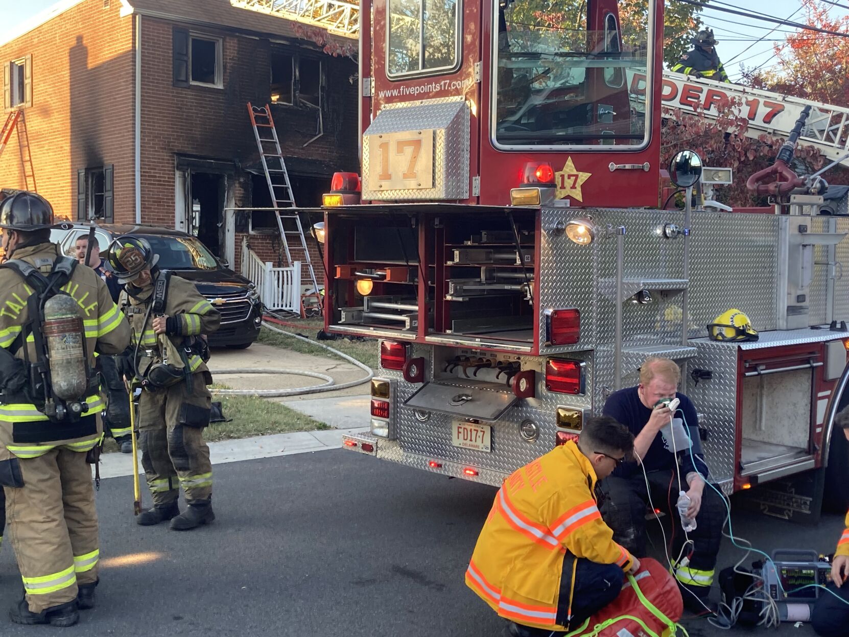 4 firefighters injured in Colonial Heights blaze