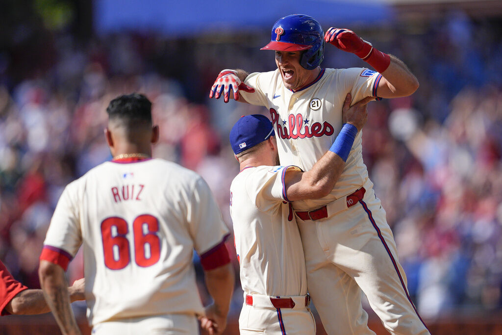 Realmuto’s walk-off single in 9th lifts Phillies over Mets 9-2, Philadelphia takes 2 of 3