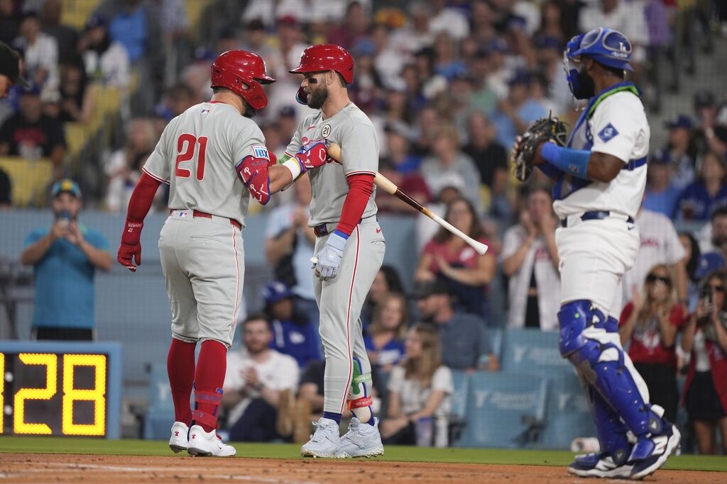 Phillies clinch NL East title in wild 10th-inning comeback against Dodgers