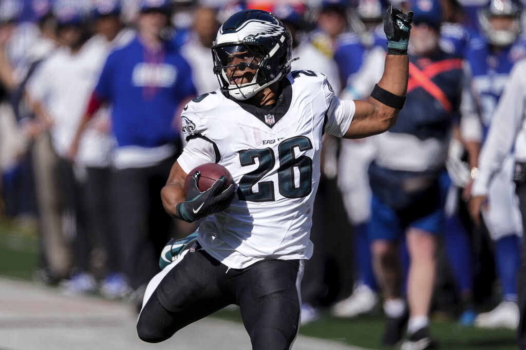 Barkley rushes for 176 yards and a TD in a memorable return as the Eagles blitz the Giants 28-3