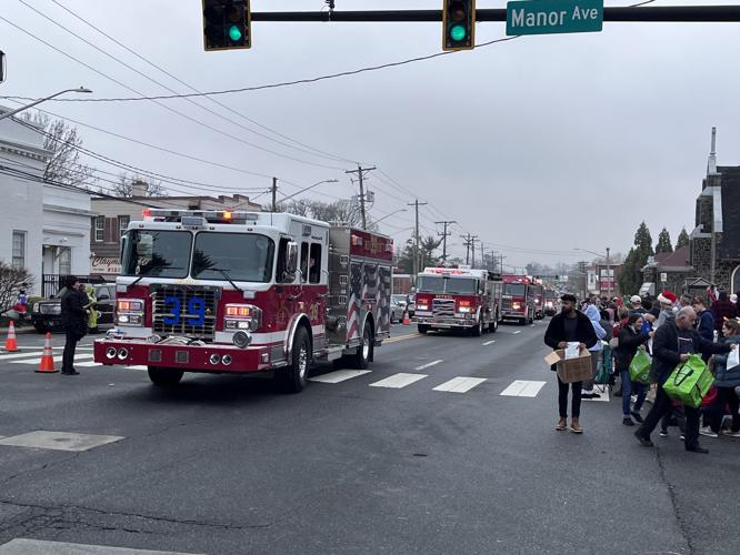 Photo Gallery Claymont Christmas Parade 2023 The Latest from WDEL