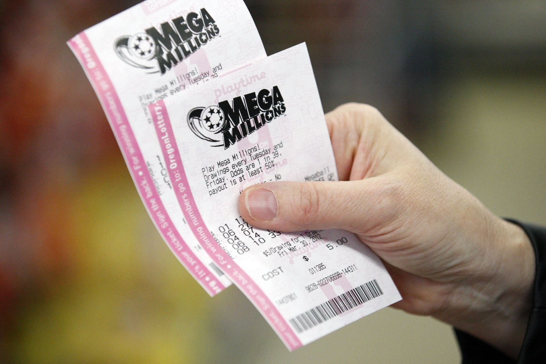 Jackpot for Mega Millions surges past $1B after no numbers match on Christmas Eve drawing