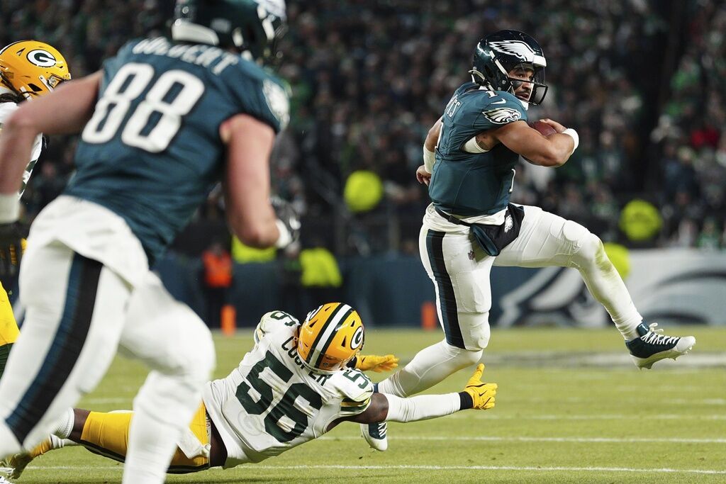 Eagles advance in the playoffs even with a modest effort from Jalen Hurts