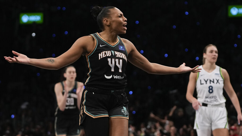 Former Smyrna star Betnijah Laney part of WNBA title team