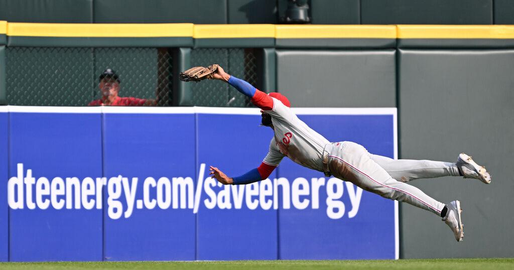 Phillies end the Tigers' winning streak at 6 with a 4-2 victory