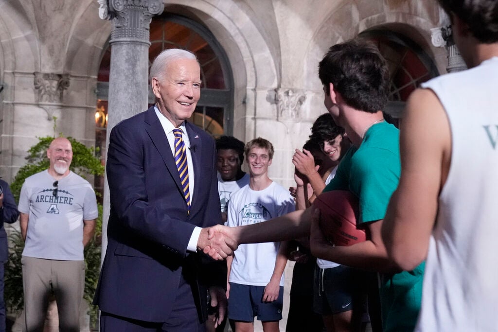 Archmere football team gets surprise visit from POTUS