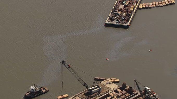 Crews respond to oil spill on Christina River at Port of Wilmington