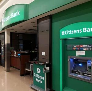 Bank branch in a grocery store robbed
