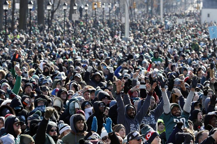 Eagles Super Bowl parade: Jason Kelce leads crowd in uncensored