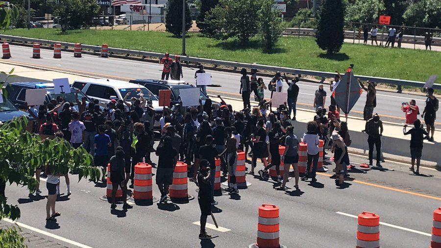 VIDEO Protesters take over I95 in Wilmington The Latest from WDEL