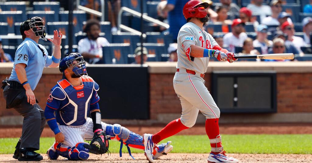 Kyle Schwarber sets Phillies record with MLB-best 30th homer in 5-4 win over Mets