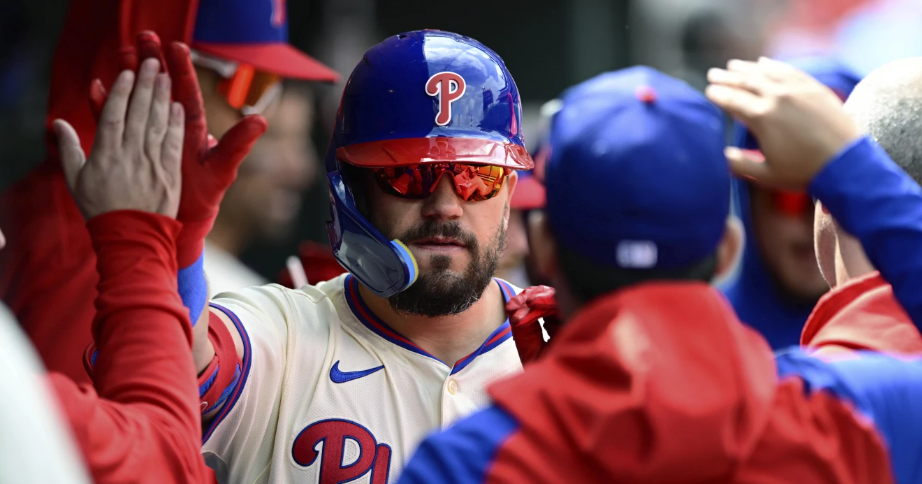 Upon further review, Phillies use overturned third out on replay to rally past Braves - Vimarsana News
