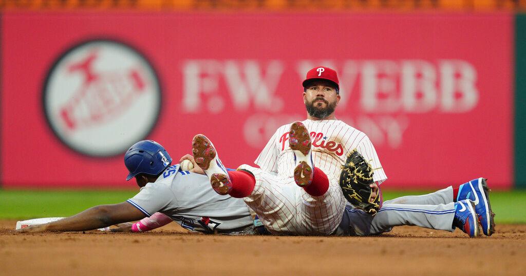 Lukes hits 2-run HR in 11th as Blue Jays beat Phillies