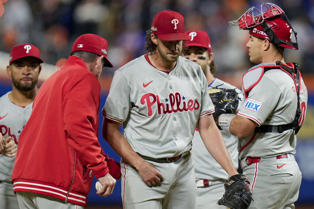 Mets beat Phillies 7-2 behind Alonso and Manaea to take 2-1 lead in NLDS