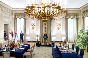 Red, white, blue theme for French White House state dinner