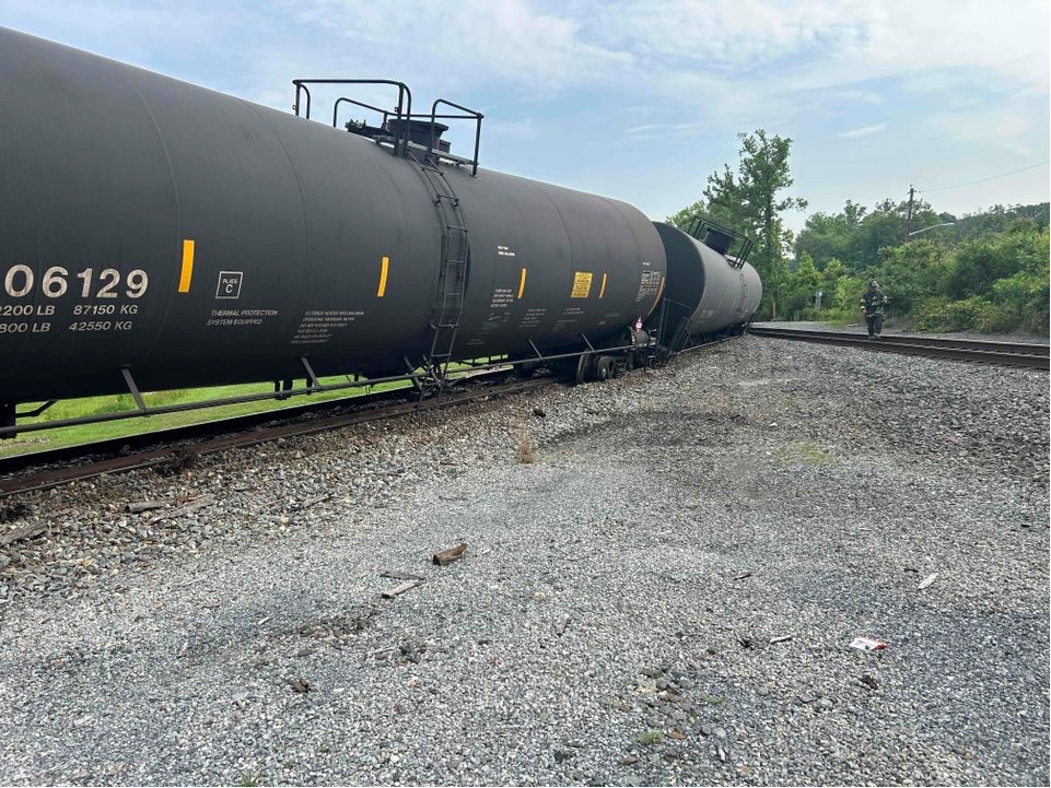 No injuries, no leaks, in Bear train derailment