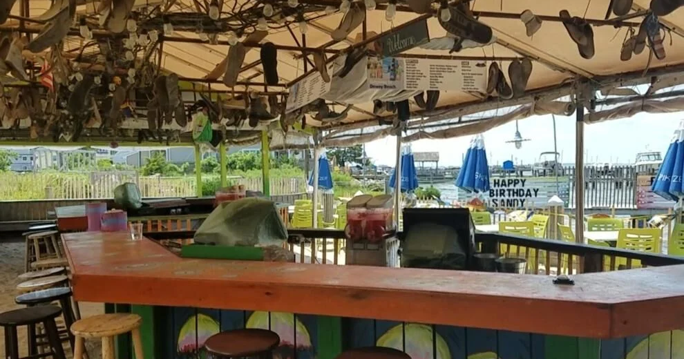 Delaware House approves bill to lower bartending age to 18