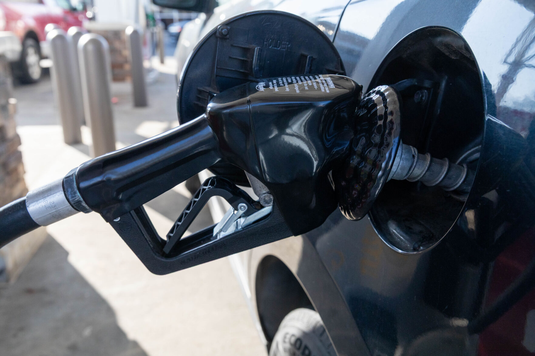 Gas prices continue to rise: AAA Weekend Gas Watch | The Latest from ...