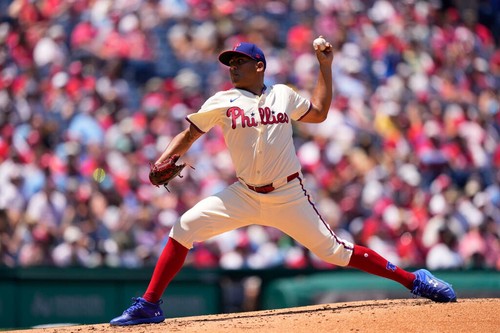 Phillies' Suarez to begin season on injured list with back soreness