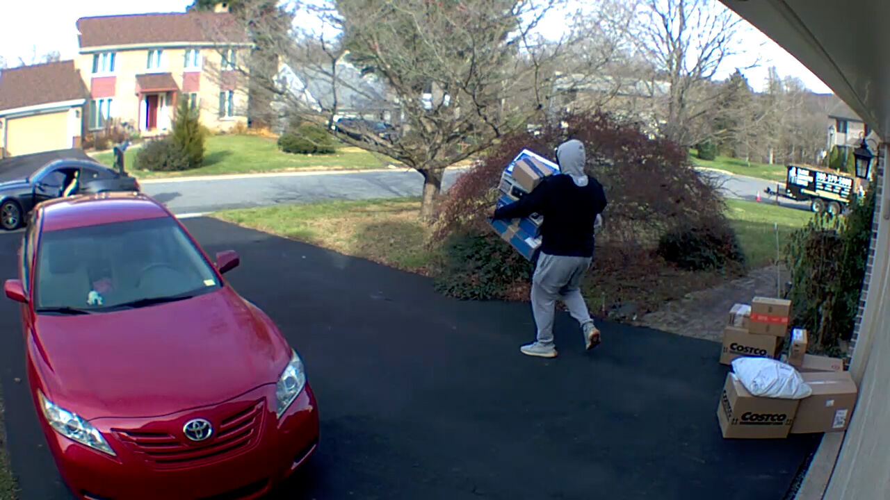 Preventing porch piracy