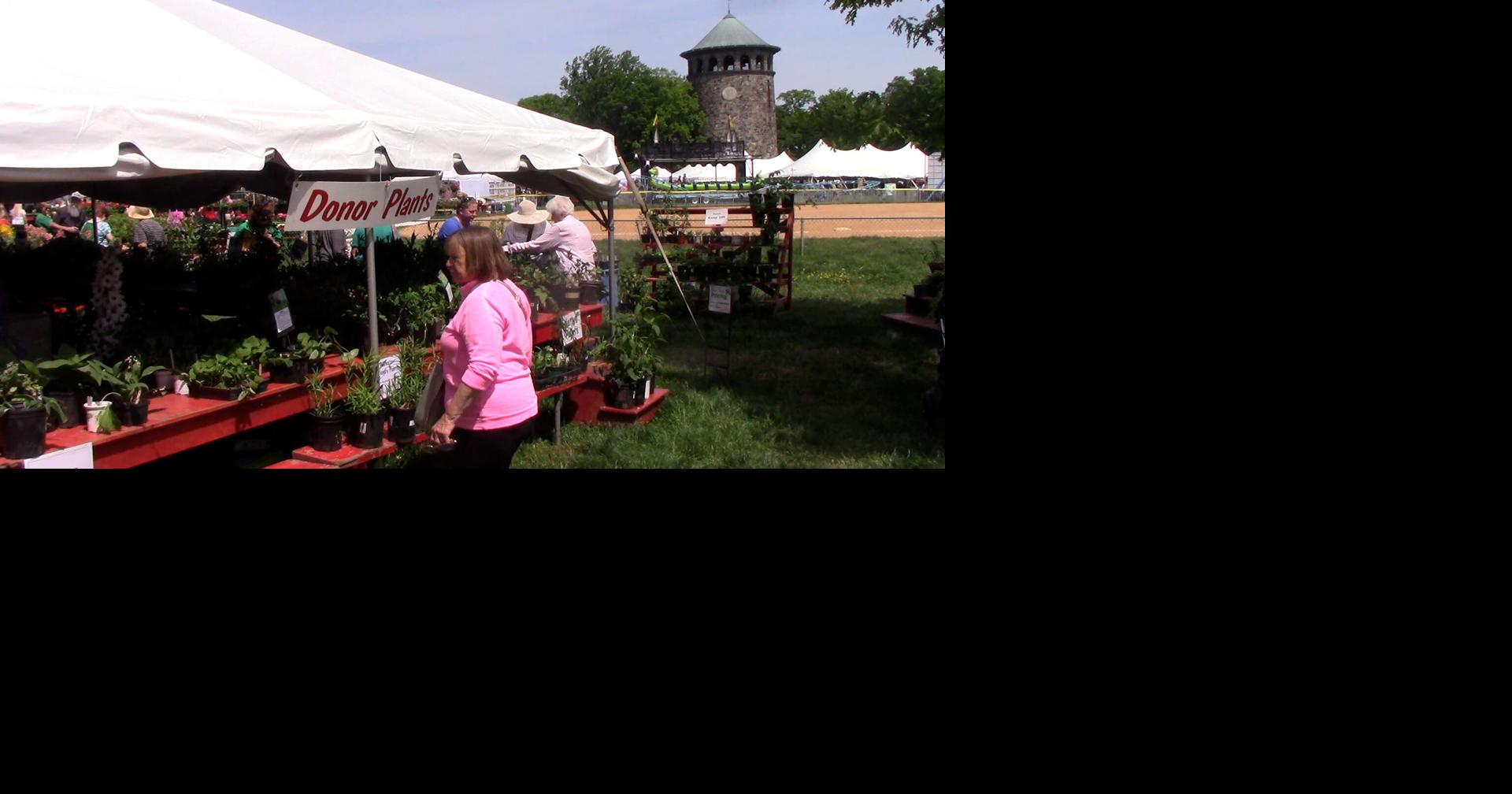 VIDEO "Very, very cool" visitors enjoy opening day of Wilmington