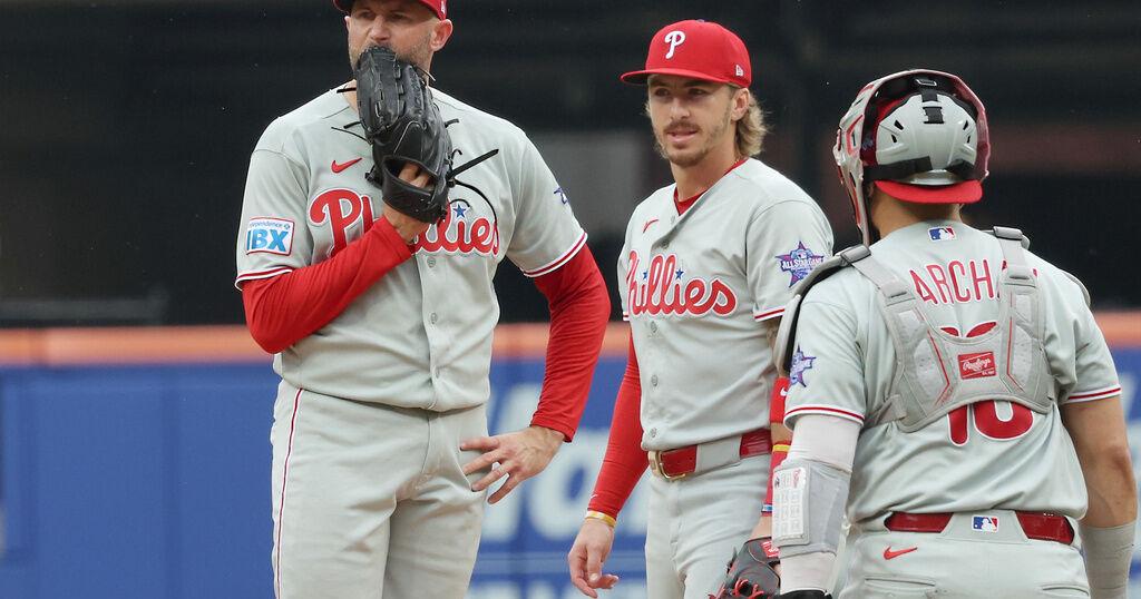 Triples by Lindor and Soto lead Mets past Phillies 6-2 to snap 7-game skid and give Green 1st win