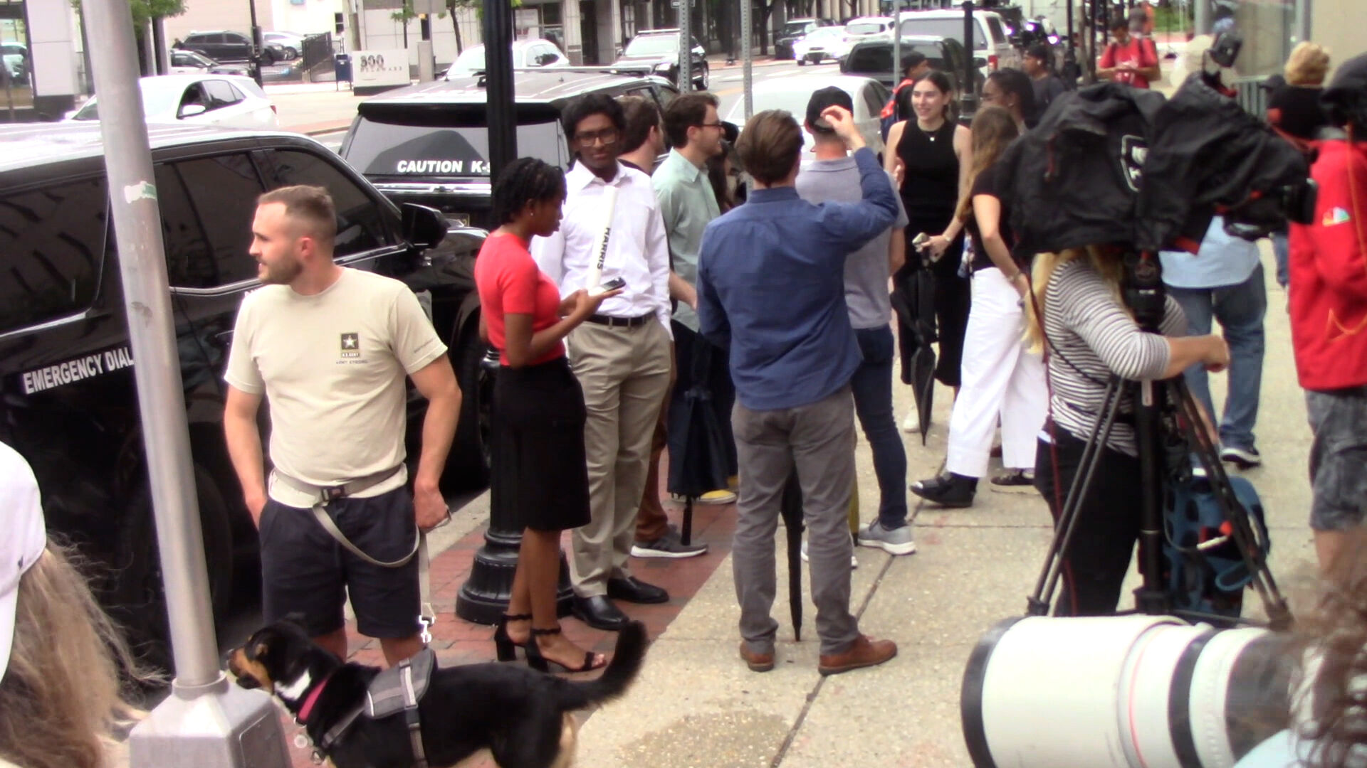 VIDEO | Visit by Kamala Harris draws a crowd in Wilmington