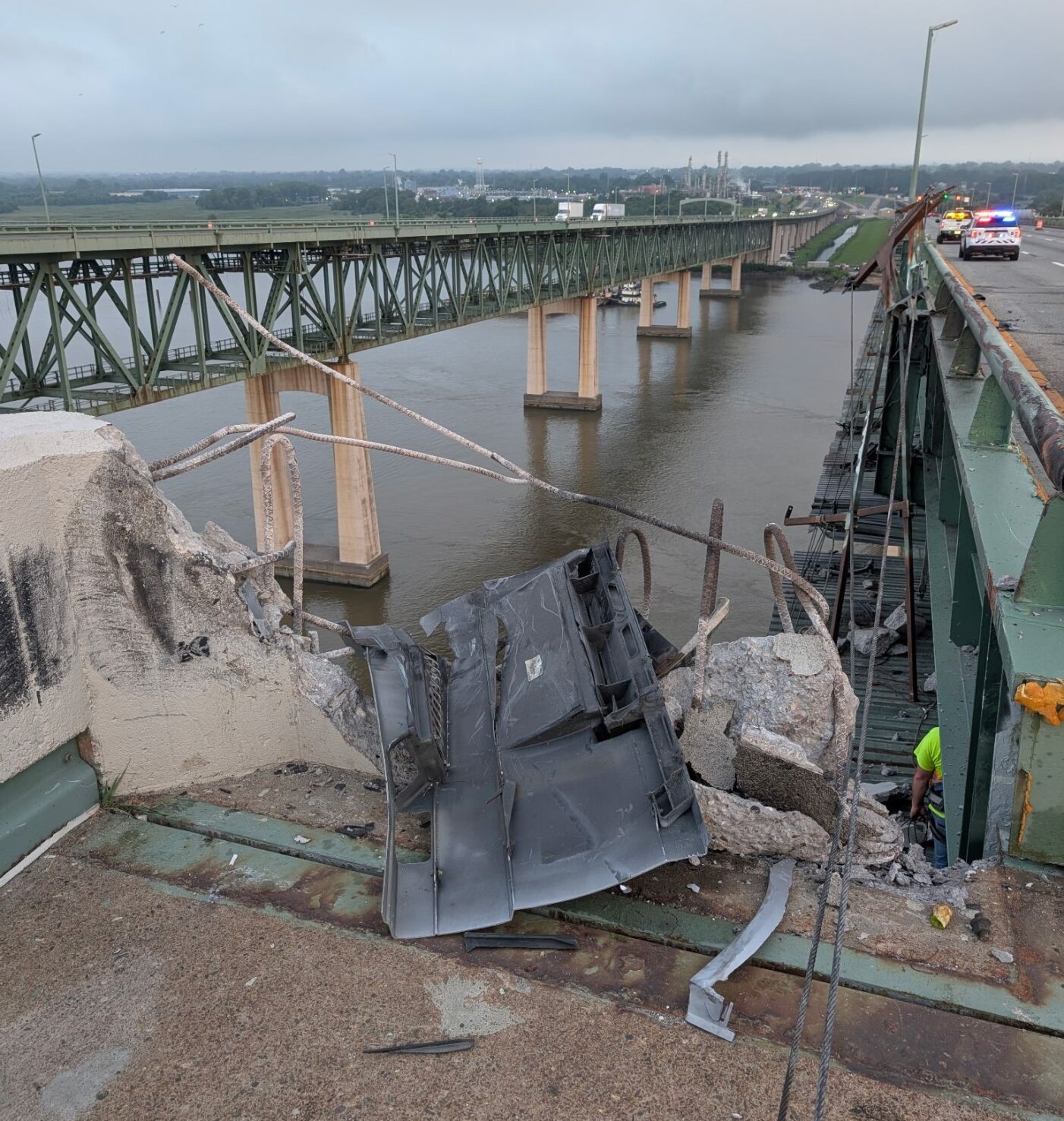 UPDATE 2 | Truck and driver recovered from the Delaware River