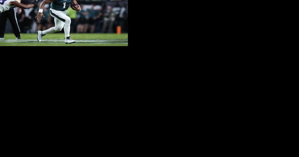 Unbeaten Eagles, Buccaneers trying to ignore negative 'noise' from outside the locker room - Vimarsana News
