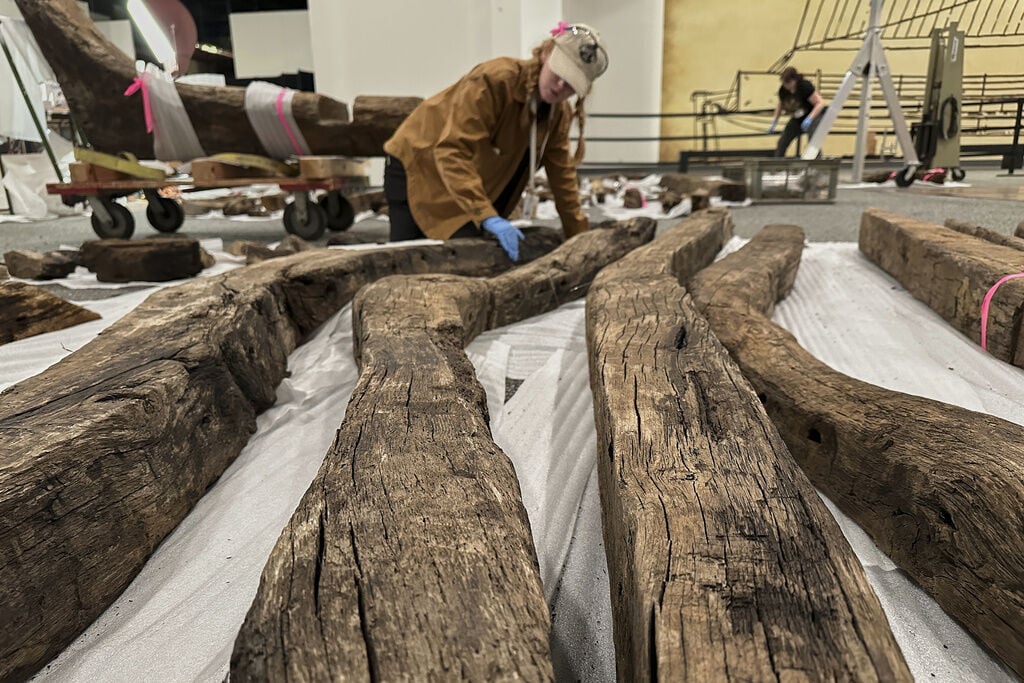 A Revolutionary War-era boat that may have protected Delaware is being painstakingly rebuilt after centuries buried beneath Manhattan