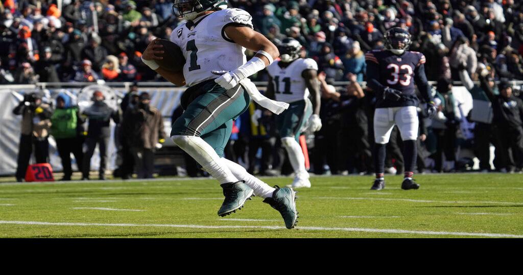 Hurts passes for 279 yards, throws a TD and runs for one in Eagles' 31-17  win over Dolphins – KGET 17