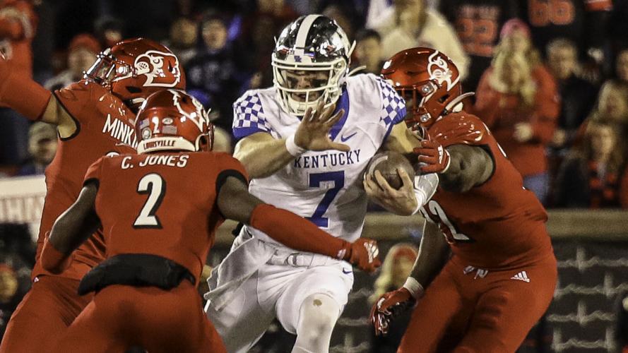 BOZICH | Las Vegas whiffs, Kentucky doesn't while flattening Louisville  again, 52-21 | Sports 