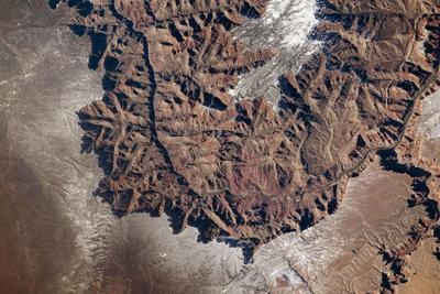 WAIT! Why does the Grand Canyon look like mountains? I'll explain the visual illusion known as relief inversion...