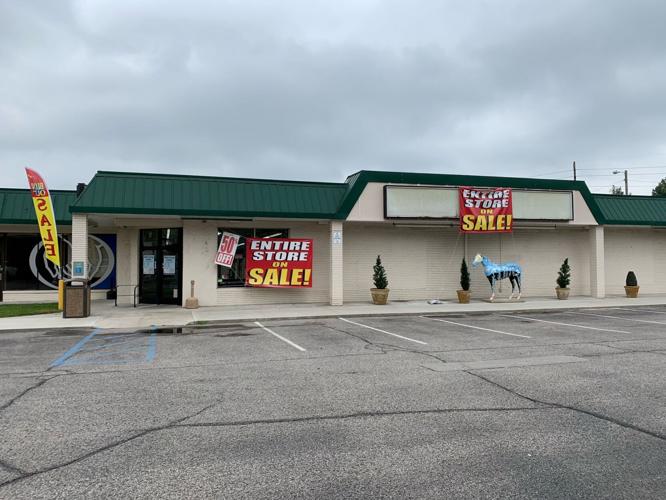 Wish's Drugs closing (2).jpg