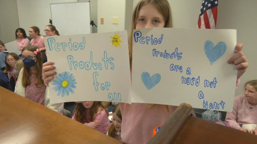 Student signs rallying for House Bill 95