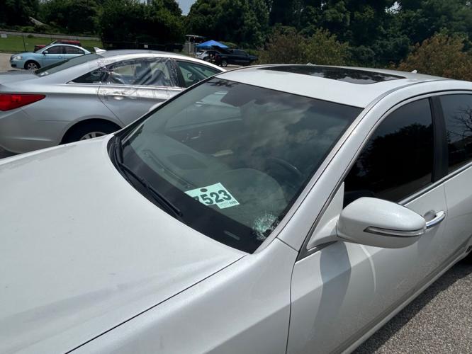 DIXIE HIGHWAY CAR DEALERSHIP BREAK INS 2.jpg